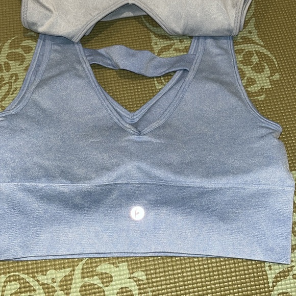 90 Degree 2 women’s sports bras. Stick to that New Year’s resolution - Picture 6 of 12
